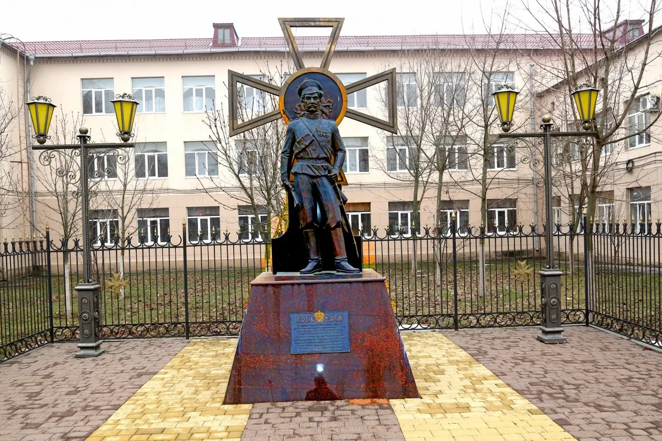 230